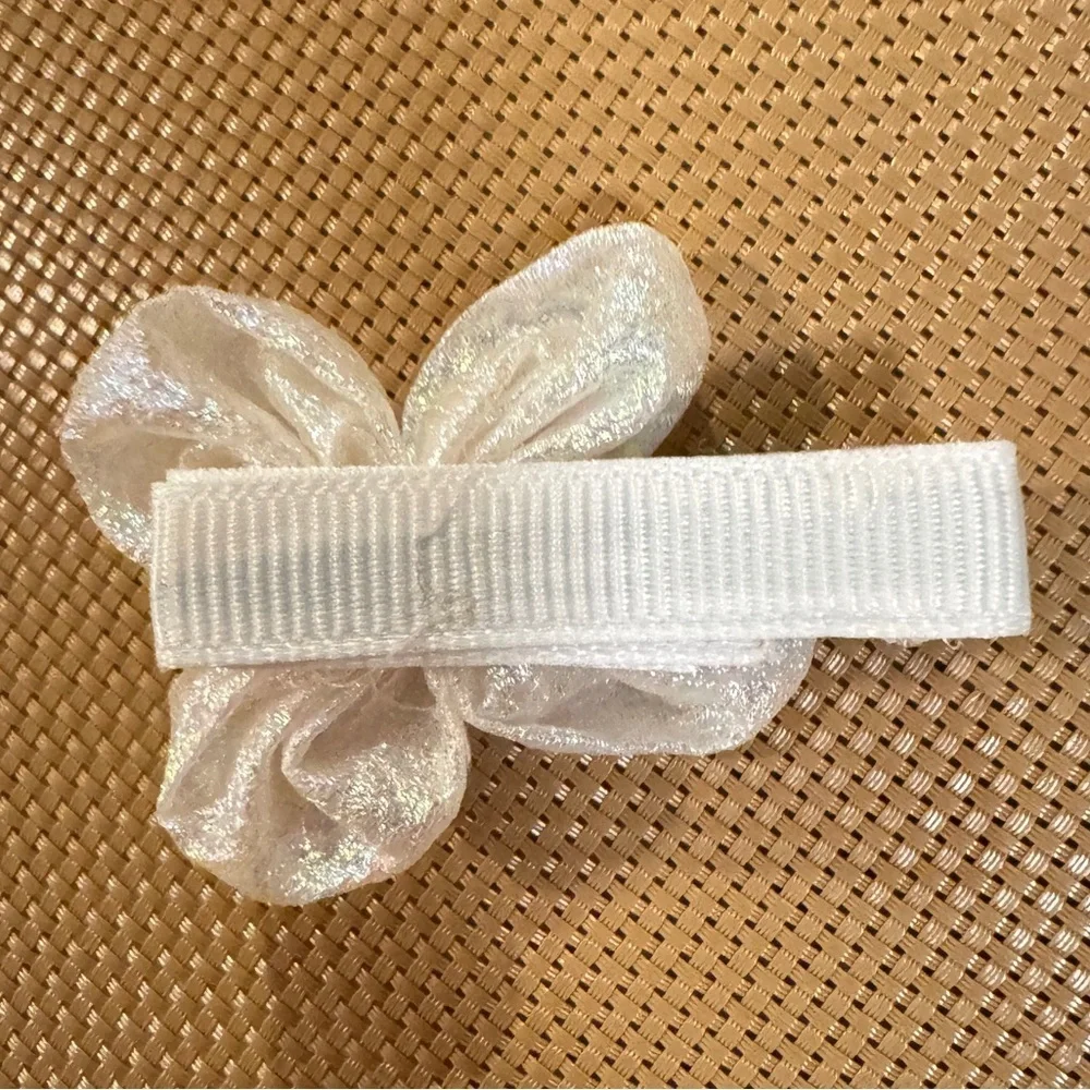 White Flower Hair Clips With Pearl Centers